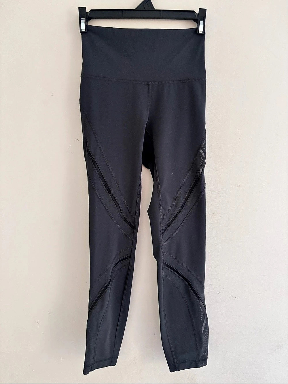 lululemon *Mesh Stripes Black Leggings Size 4